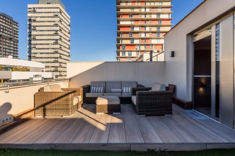 Triplex for sale Madrid, Spain 2 bedrooms, 218 sq.m. No. 117535 - photo 2
