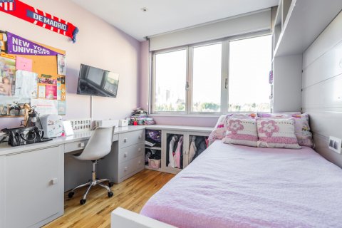 Triplex for sale Madrid, Spain 2 bedrooms, 218 sq.m. No. 117535 - photo 10