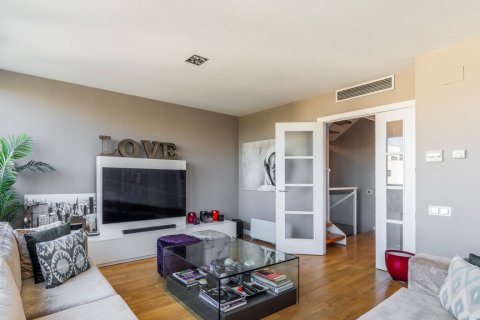 Triplex for sale Madrid, Spain 2 bedrooms, 218 sq.m. No. 117535 - photo 20