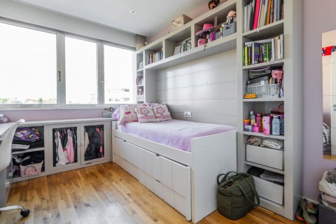 Triplex for sale Madrid, Spain 2 bedrooms, 218 sq.m. No. 117535 - photo 9