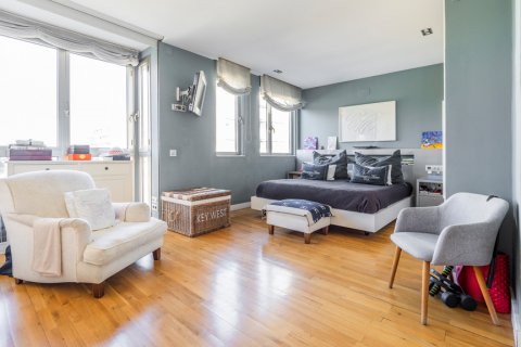 Triplex for sale Madrid, Spain 2 bedrooms, 218 sq.m. No. 117535 - photo 29