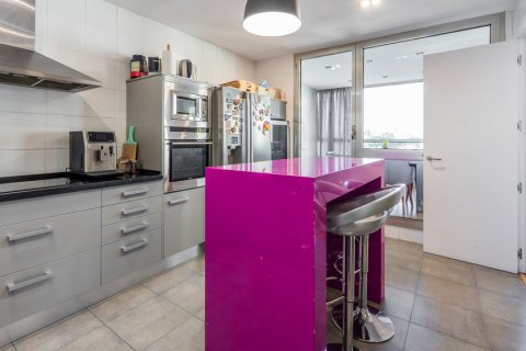 Triplex for sale Madrid, Spain 2 bedrooms, 218 sq.m. No. 117535 - photo 26