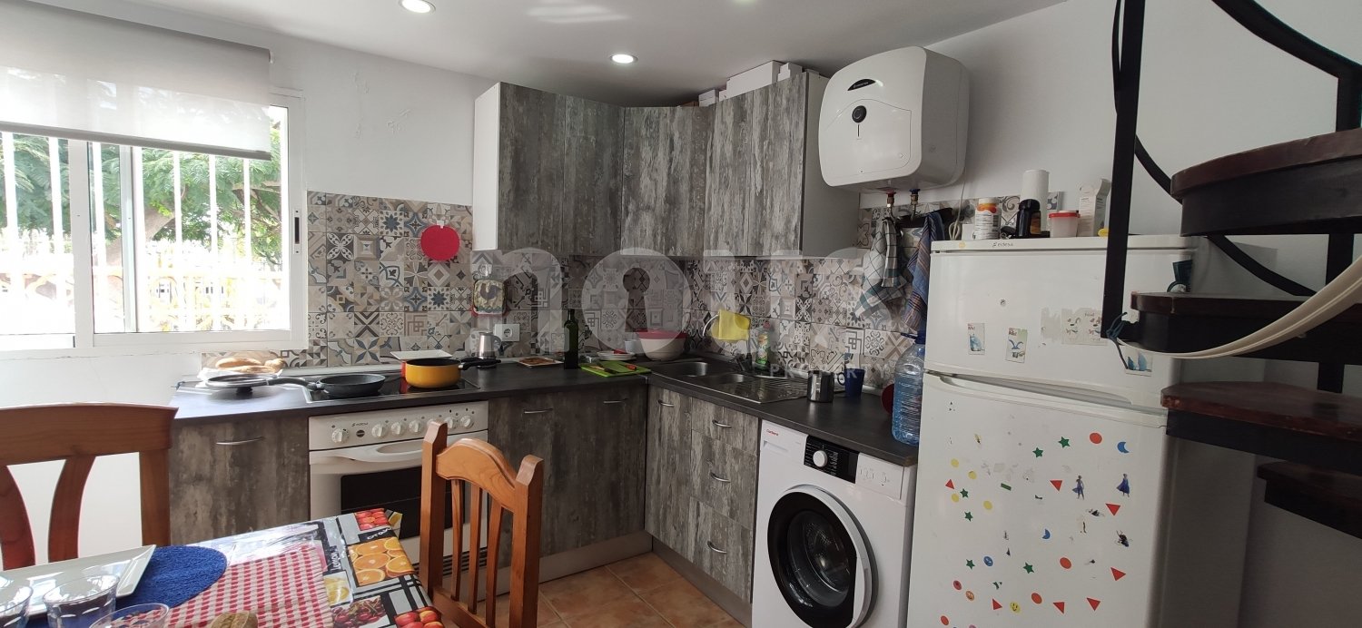 Townhouse à Costa del Silencio, Tenerife, Espagne 1 chambre, 120 m2 No. 102982