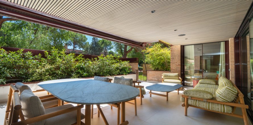 Wohnung in Madrid, Spanien 5 Schlafzimmer, 380 m2 Nr. 104360