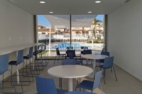 Penthäuser zum Verkauf in Orihuela, Alicante, Spanien 2 Schlafzimmer, 81 m2 Nr. 86558 - Foto 5