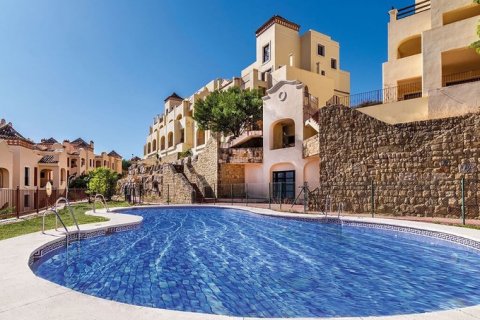 Apartment for sale Estepona, Malaga, Spain 2 bedrooms, 136 sq.m. No. 109536 - photo 1