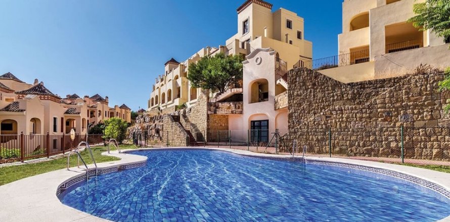 Apartment Estepona, Malaga, Spain 2 bedrooms, 136 sq.m. No. 109536