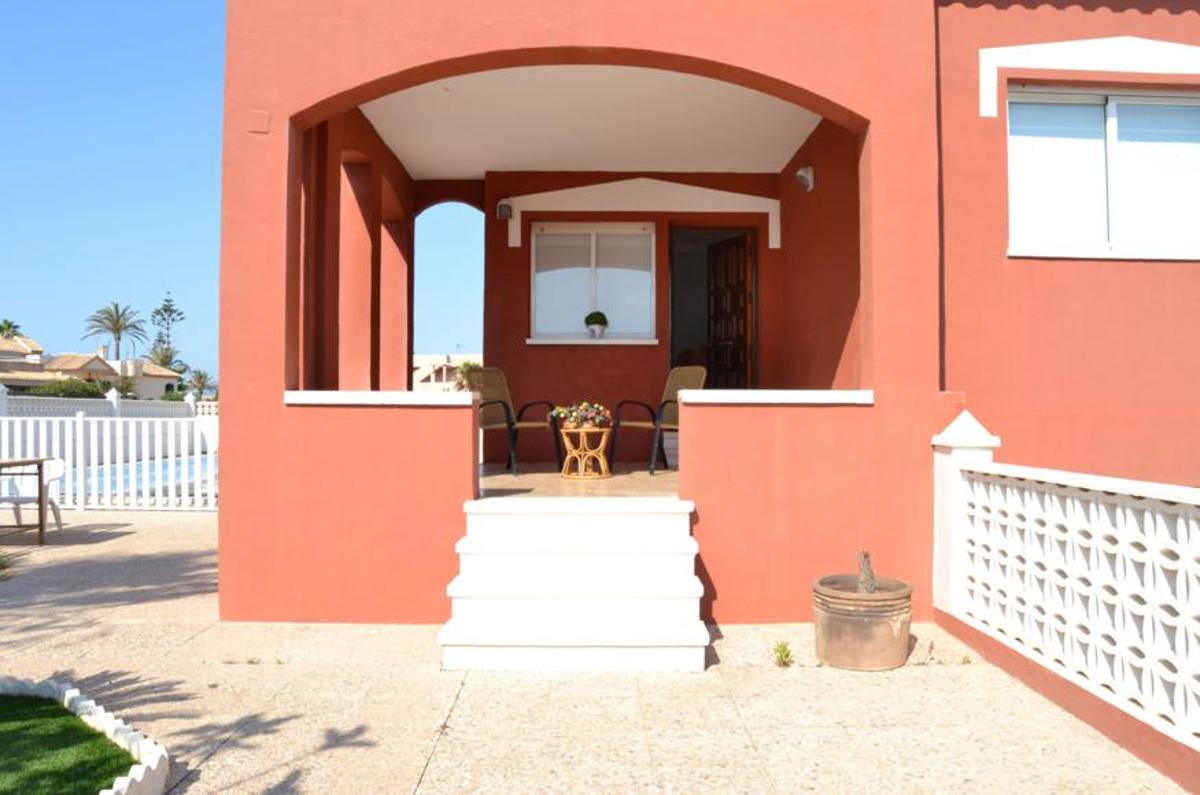 Вилла в Клуб Ла Манга, Мурсия, Испания 3 спальни, 220м2 №113044