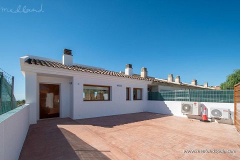 Продажа таухауса в Ла Нусия, Аликанте, Испания 4 спальни, 168м2 №105104 - фото 3