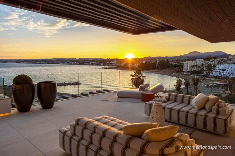 Apartment for sale Estepona, Malaga, Spain 3 bedrooms, 203.3 sq.m. No. 108431 - photo 4