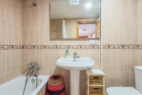 Apartment for rent Villajoyosa, Alicante, Spain 2 bedrooms, 110 sq.m. No. 109267 - photo 24