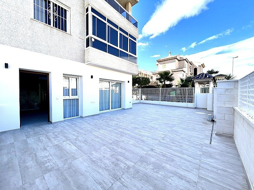 Appartamento a Torrevieja, Alicante, Spagna 3 camere da letto, 110 mq. N° 103358