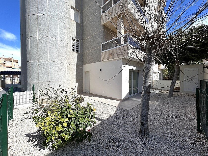 Appartamento a Torrevieja, Alicante, Spagna 3 camere da letto, 110 mq. N° 103358
