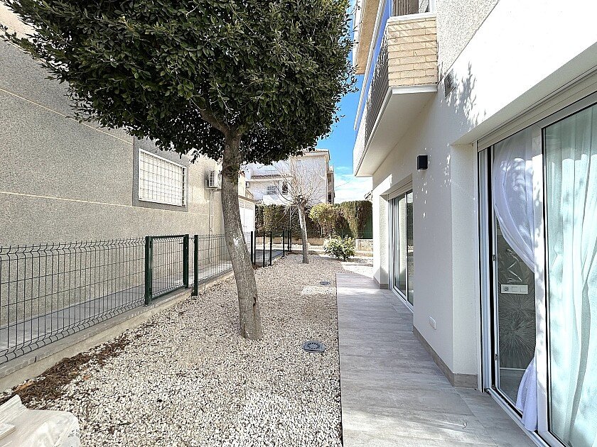 Appartamento a Torrevieja, Alicante, Spagna 3 camere da letto, 110 mq. N° 103358