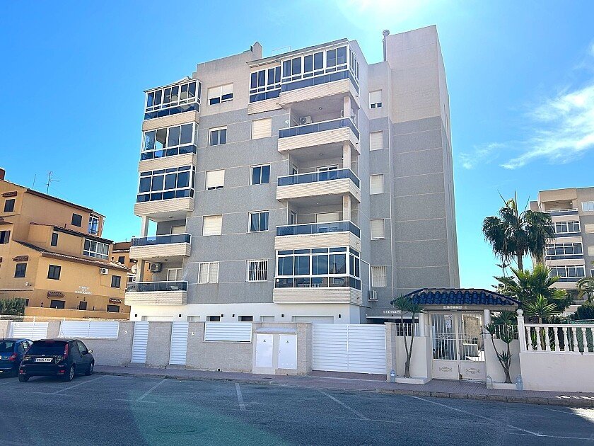 Appartamento a Torrevieja, Alicante, Spagna 3 camere da letto, 110 mq. N° 103358