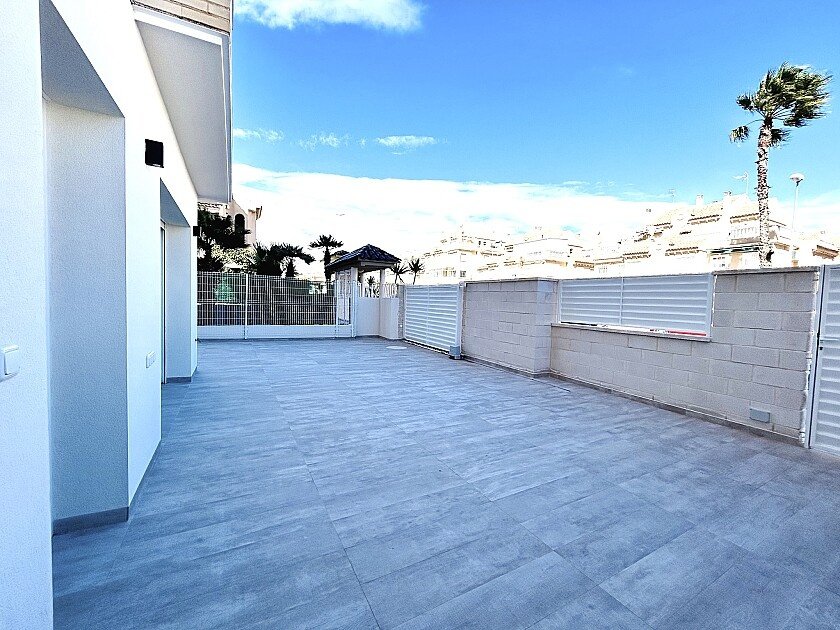 Appartamento a Torrevieja, Alicante, Spagna 3 camere da letto, 110 mq. N° 103358