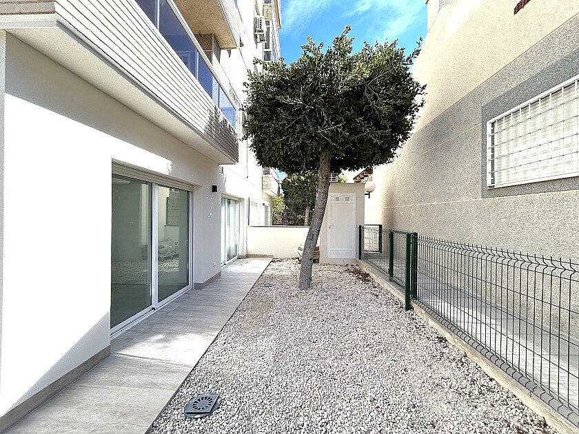 Appartamento a Torrevieja, Alicante, Spagna 3 camere da letto, 110 mq. N° 103358