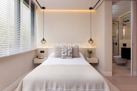Apartment for sale Estepona, Malaga, Spain 4 bedrooms, 270 sq.m. No. 57791 - photo 28