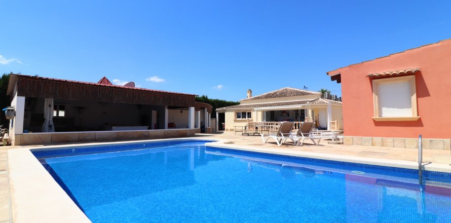 Finka Daya Vieja, Alicante, Hiszpania 6 sypialni, 299 mkw. nr 114870