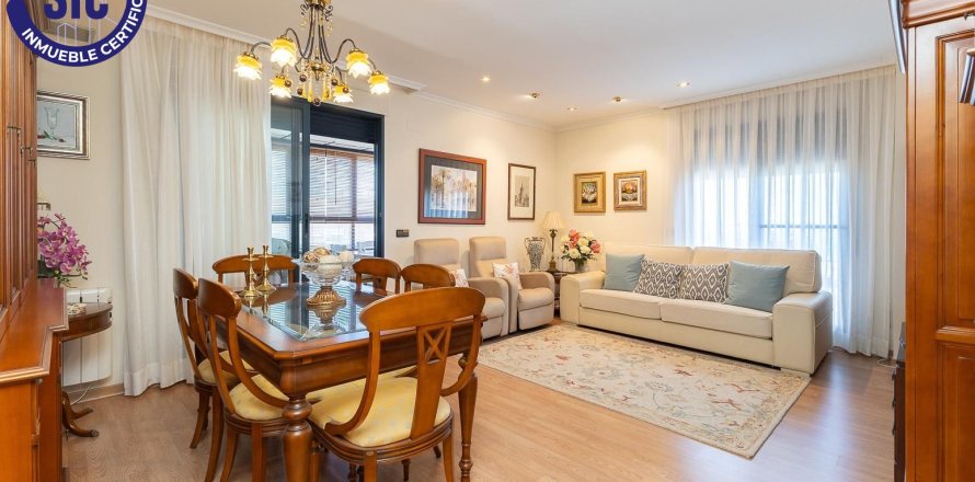 Apartment in Mislata, Valencia, Spain 3 bedrooms, 99 sq.m. No. 130132