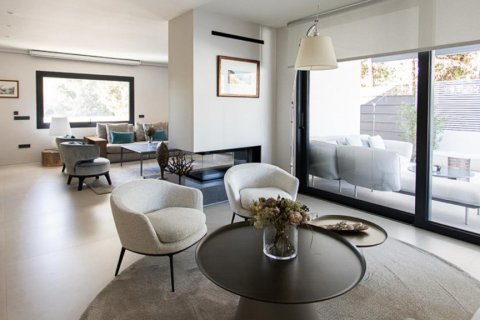 Villa for rent Madrid, Spain 6 bedrooms, 600 sq.m. No. 117497 - photo 2