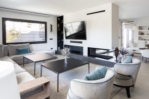 Villa for rent Madrid, Spain 6 bedrooms, 600 sq.m. No. 117497 - photo 7