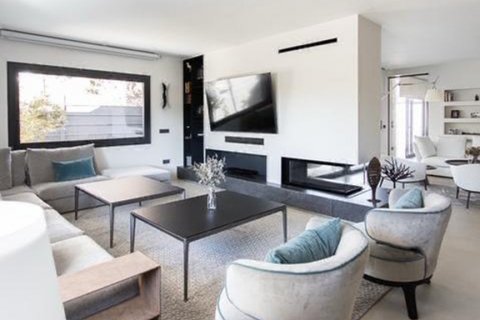 Villa for rent Madrid, Spain 6 bedrooms, 600 sq.m. No. 117497 - photo 3