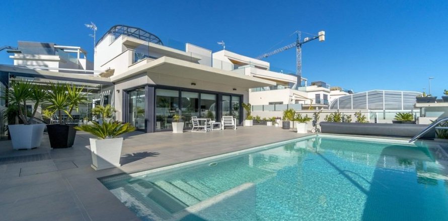 Villa Dehesa De Campoamor, Alicante, Spain 3 bedrooms, 204 sq.m. No. 114974