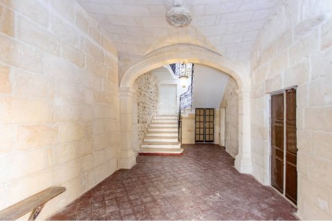 Townhouse for sale Ciutadella De Menorca, Menorca, Spain 12 bedrooms, 495 sq.m. No. 102038 - photo 1