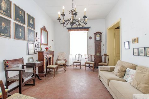 Townhouse for sale Ciutadella De Menorca, Menorca, Spain 12 bedrooms, 495 sq.m. No. 102038 - photo 9