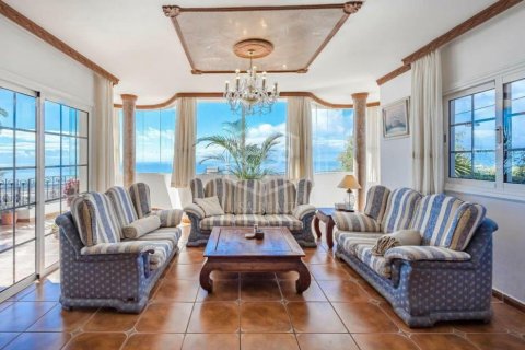 Villa for sale Adeje, Tenerife, Spain 6 bedrooms, 450 sq.m. No. 111062 - photo 7