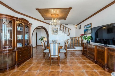 Villa for sale Adeje, Tenerife, Spain 6 bedrooms, 450 sq.m. No. 111062 - photo 6