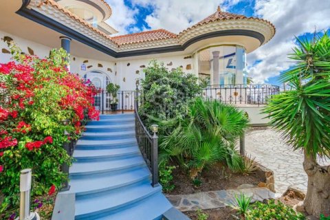 Villa for sale Adeje, Tenerife, Spain 6 bedrooms, 450 sq.m. No. 111062 - photo 24