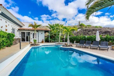 Villa for sale Adeje, Tenerife, Spain 6 bedrooms, 450 sq.m. No. 111062 - photo 28