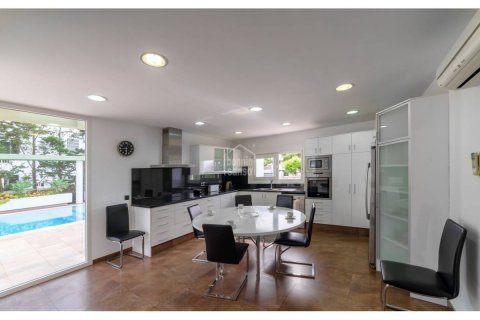 Продажа виллы Сантандрия, Менорка, Испания 4 спальни, 295м2 №110997 - фото 4