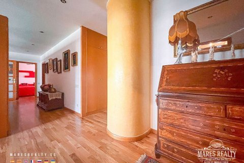 Apartment for sale Barcelona, Spain 4 bedrooms, 196 sq.m. No. 91171 - photo 7