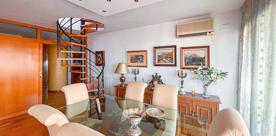 Apartment Barcelona, Spain 4 bedrooms, 196 sq.m. No. 91171