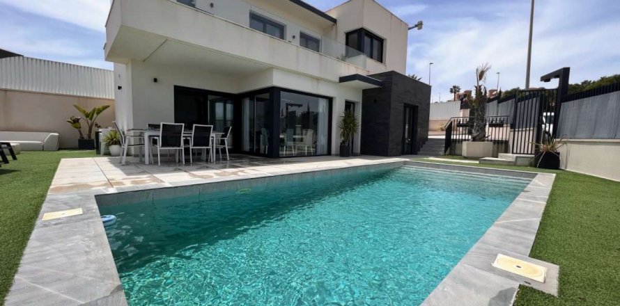 Villa San Miguel de Salinas, Alicante, Espagne 3 chambres, 125 m2 No. 113844
