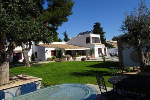 Villa for sale Cabo Roig, Alicante, Spain 9 bedrooms, 221 sq.m. No. 113842 - photo 3