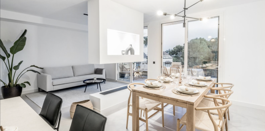 Penthouse Marbella, Malaga, Spain 3 bedrooms, 141 sq.m. No. 109610