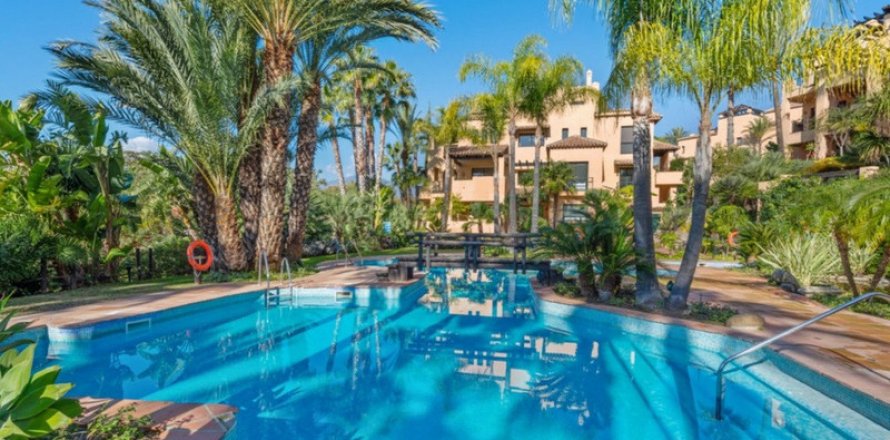 Apartment Estepona, Malaga, Espagne 2 chambres, 135 m2 No. 109611