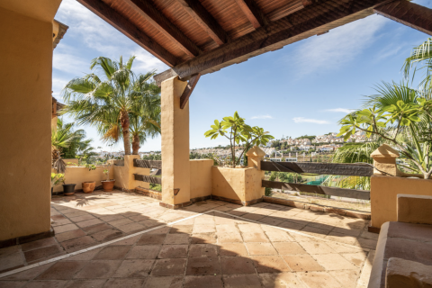 Lägenhet till salu Estepona, Malaga, Spanien 2 sovrum, 135 kvm. Nr. 109569 - foto 1