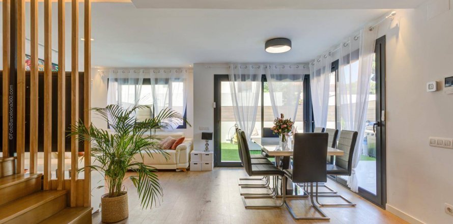 House Castelldefels, Barcelona, Spain 4 bedrooms, 189 sq.m. No. 51727