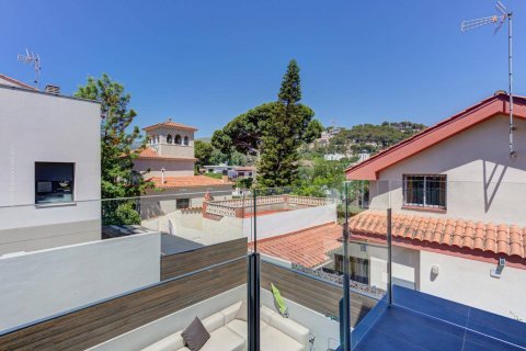House for sale Castelldefels, Barcelona, Spain 4 bedrooms, 189 sq.m. No. 51727 - photo 14