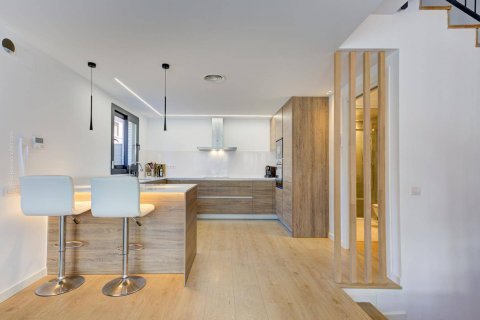 House for sale Castelldefels, Barcelona, Spain 4 bedrooms, 189 sq.m. No. 51727 - photo 6