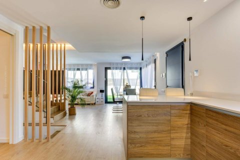 House for sale Castelldefels, Barcelona, Spain 4 bedrooms, 189 sq.m. No. 51727 - photo 7