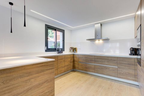 House for sale Castelldefels, Barcelona, Spain 4 bedrooms, 189 sq.m. No. 51727 - photo 8