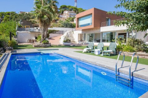 House for sale Lloret de Mar, Girona, Spain 4 bedrooms, 385 sq.m. No. 53157 - photo 1
