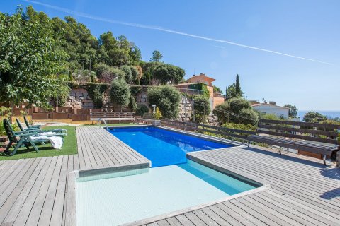 House for sale Lloret de Mar, Girona, Spain 4 bedrooms, 385 sq.m. No. 53157 - photo 13
