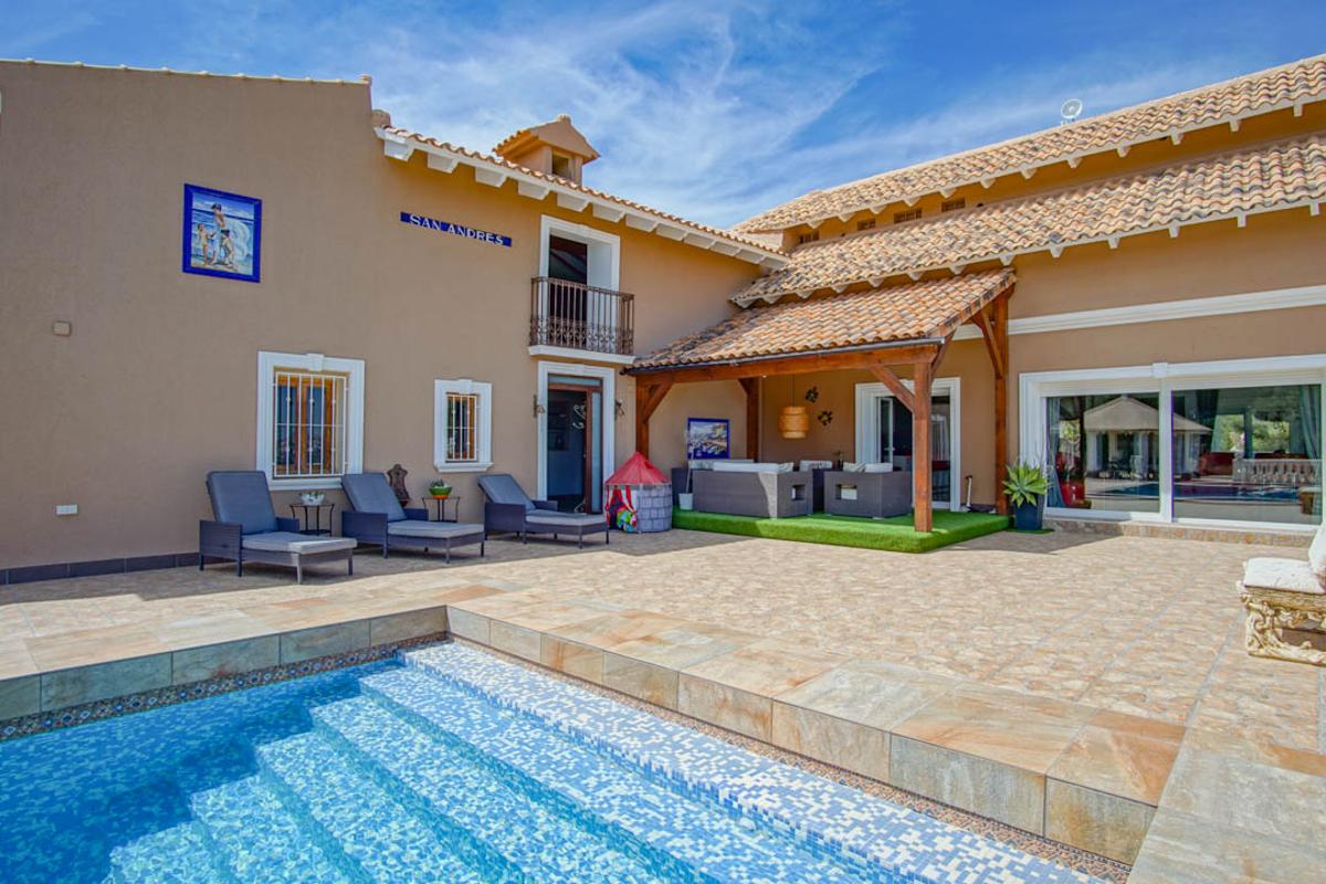 Villa en La Nucia, Alicante, España 8 dormitorios, 900 m2 No. 99310